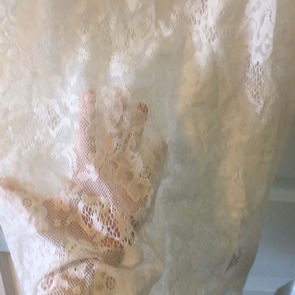 Embroidered white top - Picture 2 of 3